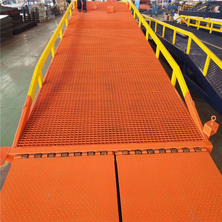 移動(dòng)式登車(chē)橋 移動(dòng)式登車(chē)橋